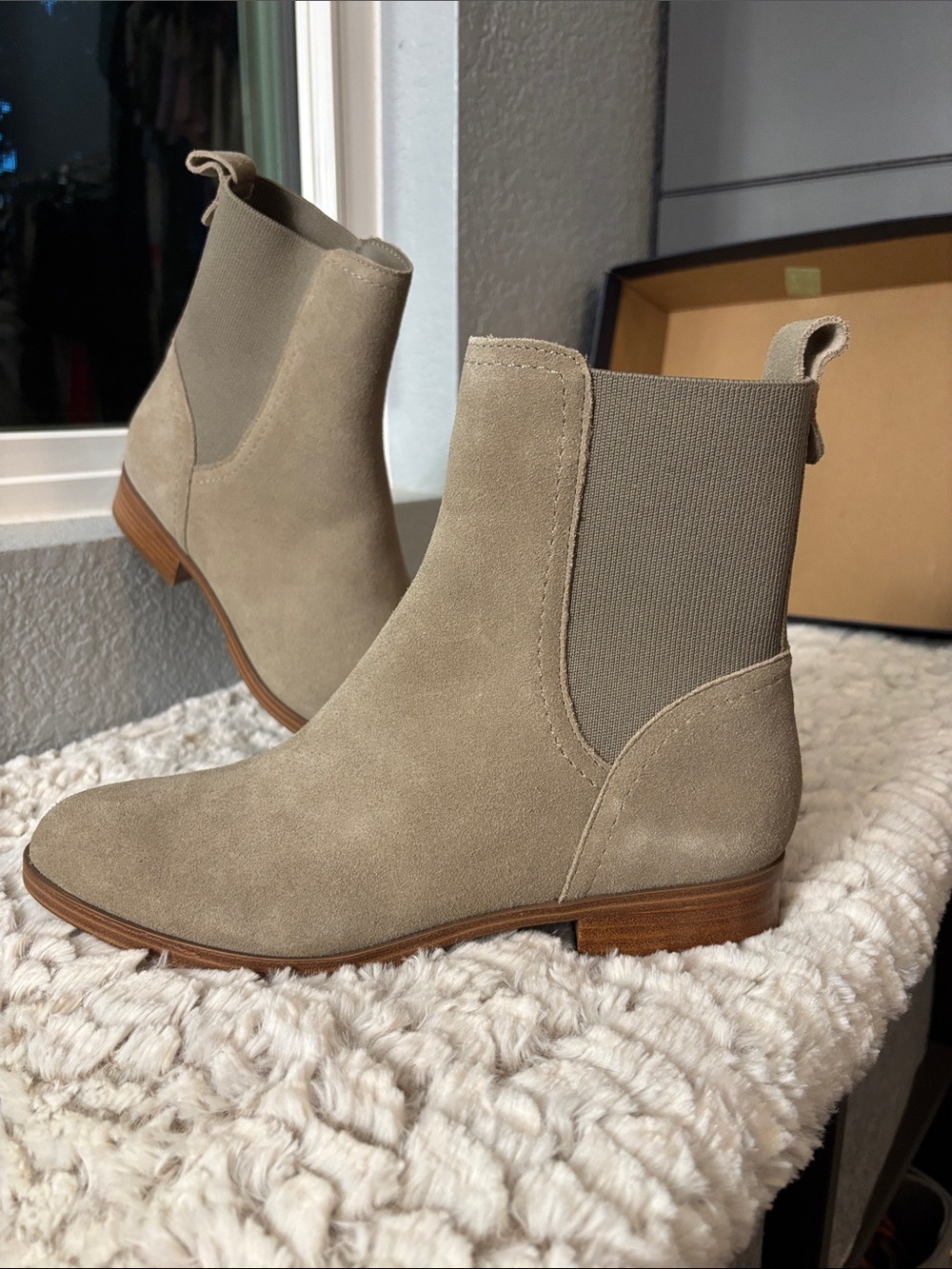 👢SPLENDID👢Alinda Leather Suede Ankle Boot w/ elastic side panel slip on